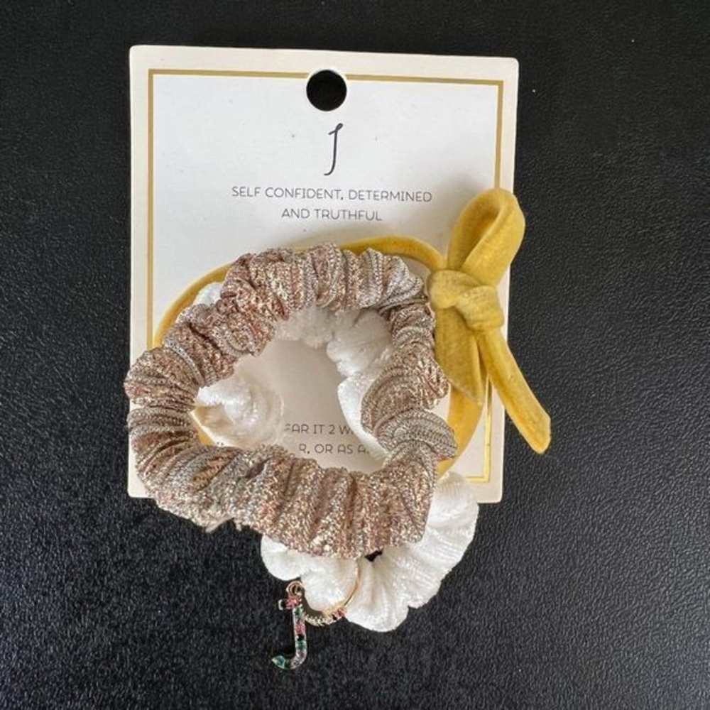 ⭐️4 for 25⭐️ NORDSTROM Initial "J" Hair Scrunchie‎ Set (3PK)
